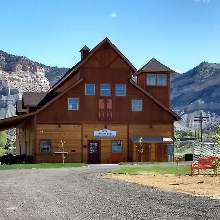 Отель Castle Gate Rv Park Хелпер Экстерьер фото