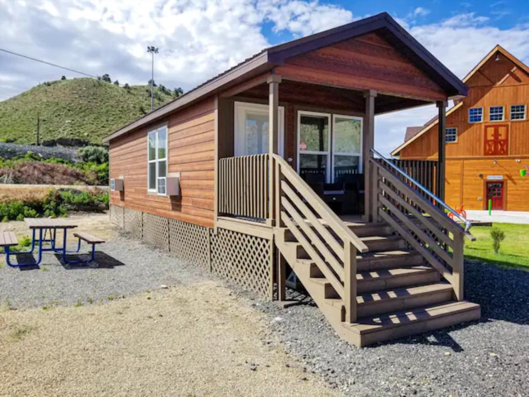 Отель Castle Gate Rv Park Хелпер Экстерьер фото