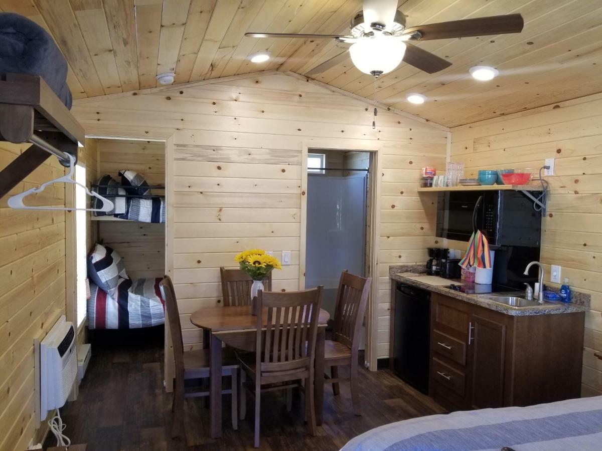 Отель Castle Gate Rv Park Хелпер Экстерьер фото
